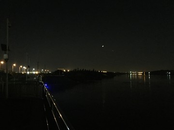 燈火闌珊的城市