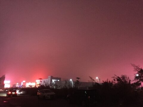 粉色天空