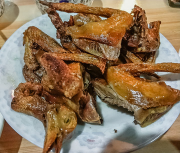 生炸乳鴿