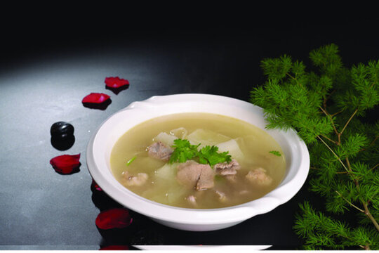 鮮羊肉老黃瓜湯