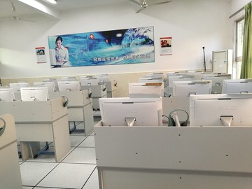 現(xiàn)代計算機電腦教室電子閱覽室