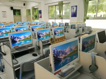 現(xiàn)代計算機電腦教室電子閱覽室
