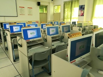 現(xiàn)代計(jì)算機(jī)電腦教室電子閱覽室