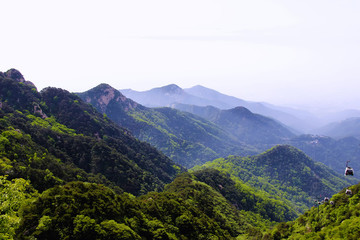 水墨群山