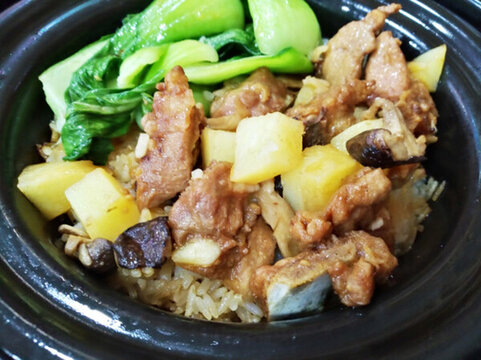 排骨煲仔飯
