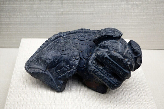 遼代煤精獅子