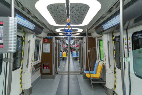 青島地鐵車廂內(nèi)景
