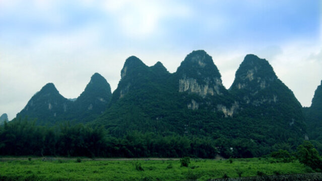 漓江峰巒疊嶂