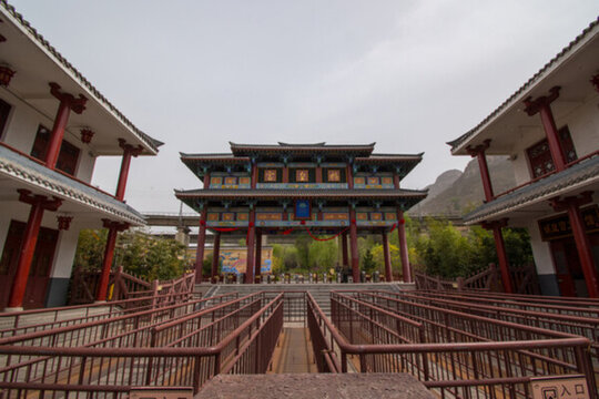 媧皇宮景區(qū)大門