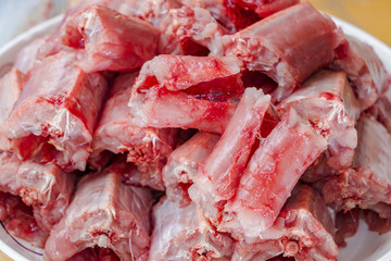 生蛇肉