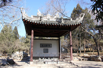 北京陶然亭公園二泉亭
