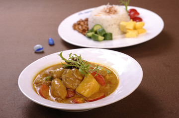 咖喱牛肉飯