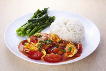 番茄肉片炒雞蛋飯