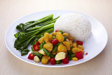 香辣香脆骨飯