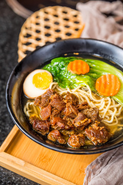 臺(tái)灣牛腩面
