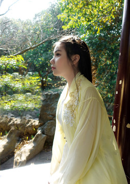 公園古裝美女漢服美女