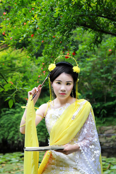 公園古裝美女漢服美女