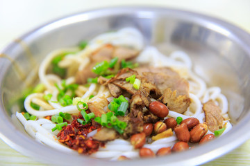鹵牛肉粉
