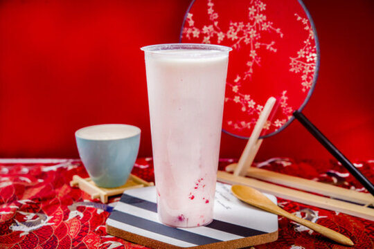 草莓優(yōu)格酸奶昔