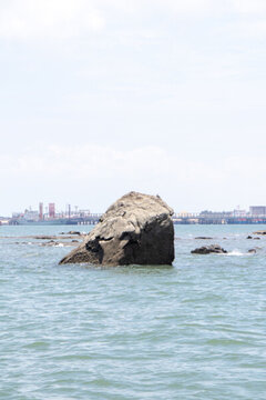 海邊礁石