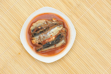 沙丁魚罐頭