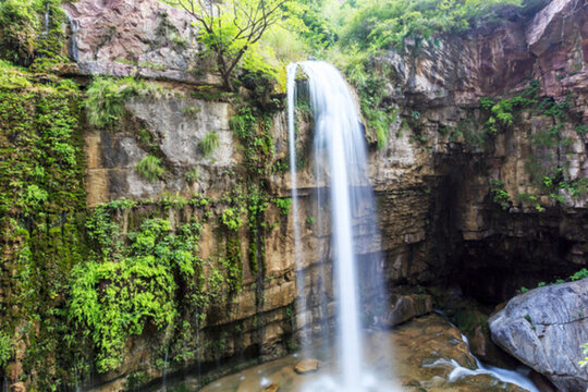 高山流瀑