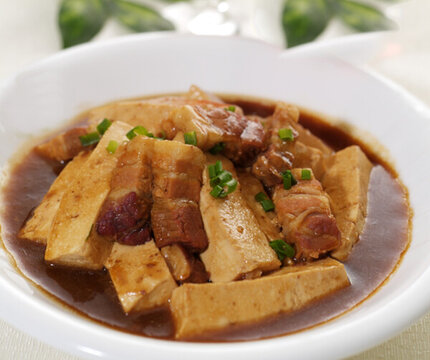 五花肉燉豆腐