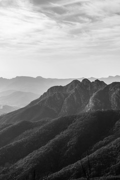 遠眺群山