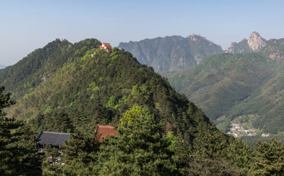 遠眺東崖禪寺