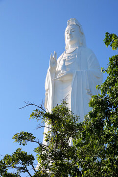 峴港靈應(yīng)寺觀音立像
