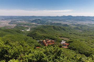 遼寧丹東五龍山高山懸崖峭壁風(fēng)光
