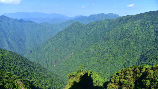 山峰峽谷實(shí)景