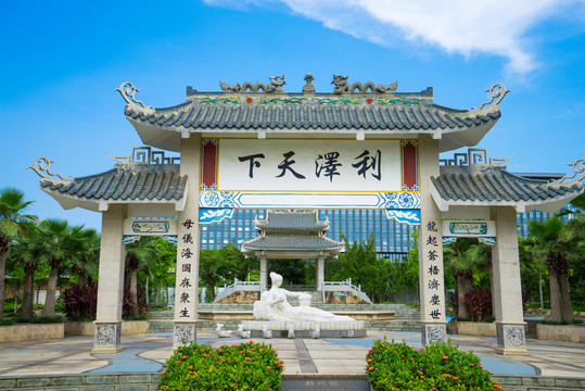 龍母廟牌坊中式門頭