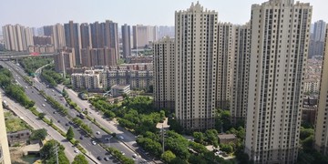 眺望長江路密集的高樓群