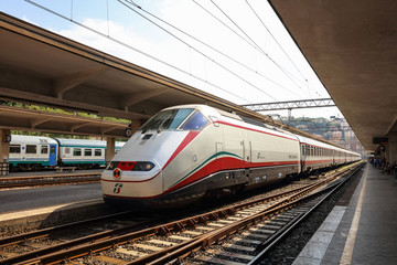 意大利火車站高鐵列車