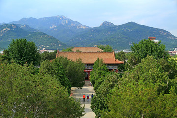 山東 泰安 岱廟全景 泰山