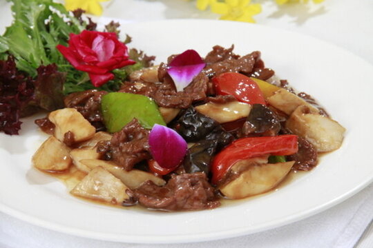 菌菇燒牛肉