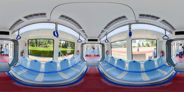 地鐵車(chē)廂內(nèi)部