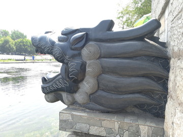 龍頭雕塑