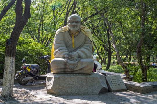 濟(jì)南市千佛山十八羅漢像