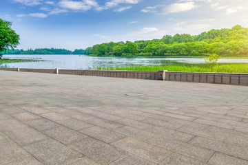 廣場(chǎng)地磚和自然風(fēng)景