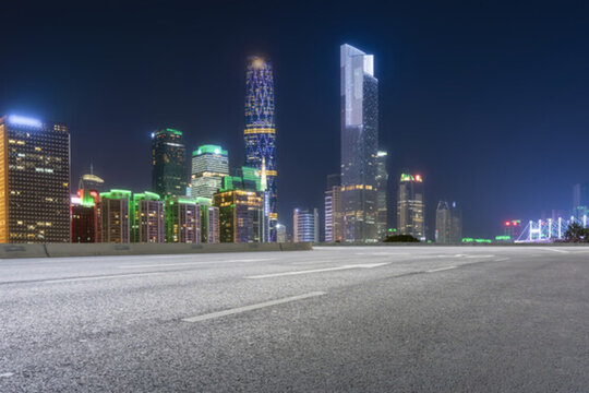城市道路瀝青路面和建筑群