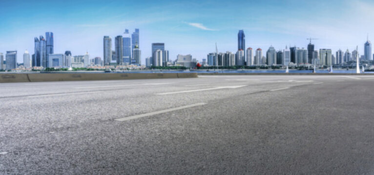 城市道路瀝青路面和青島五四廣場(chǎng)