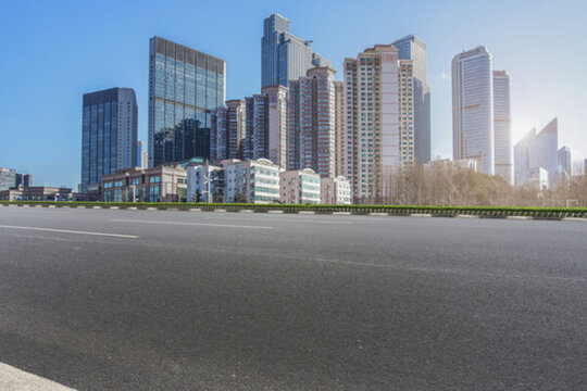 城市道路瀝青路面和青島摩天大樓