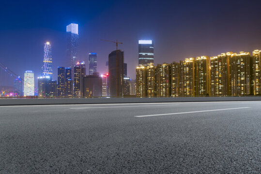 廣州建筑夜景和城市道路