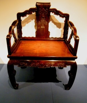 金絲楠木靠背椅