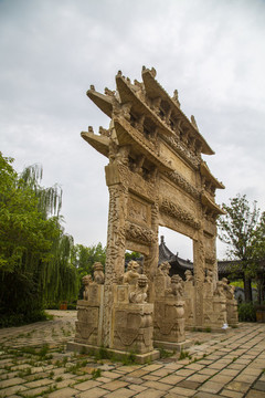 棗莊市臺(tái)兒莊古城天下第一莊牌坊
