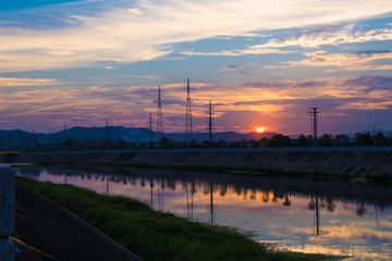 江邊日落夕陽