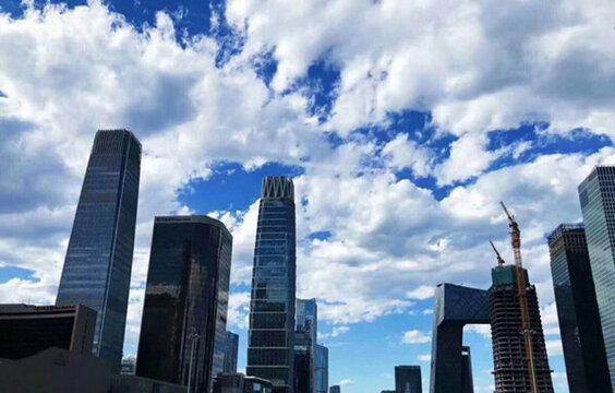 影視風(fēng)景高樓大廈高清藍(lán)天白云