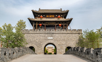 臺(tái)兒莊古城門(mén)